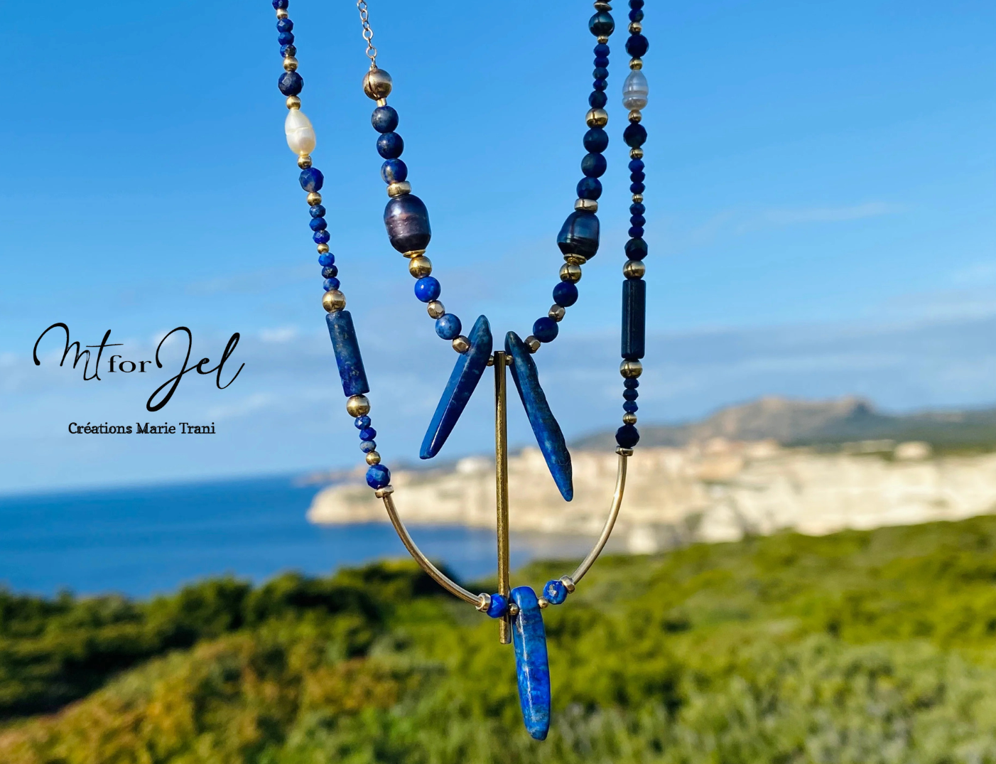 Les colliers sur chaîne en or laminé