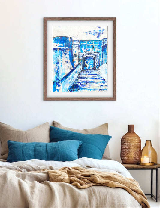 La porte d'entrée du Bastion de Bonifacio. Couleur bleu