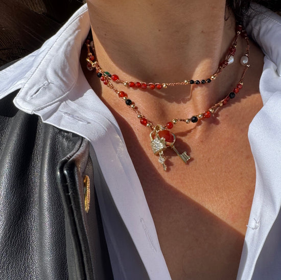 Collier au crochet multi rang LUCCHE | 2 Breloques cadenas, clé & pendentif en pierre naturelle Cornaline - MTFORJEL